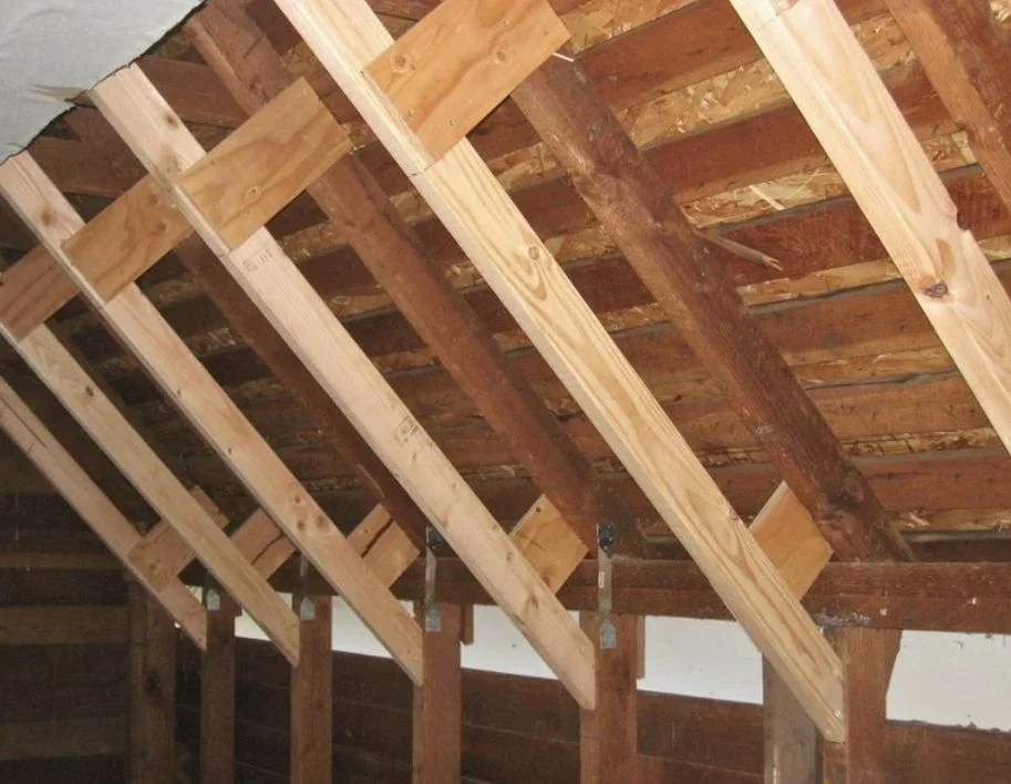 Pod înainte de mansardare - Voluntari